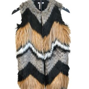 Bar  III Faux Fur Vest Women’s Size S Multicolor Chevron Pattern